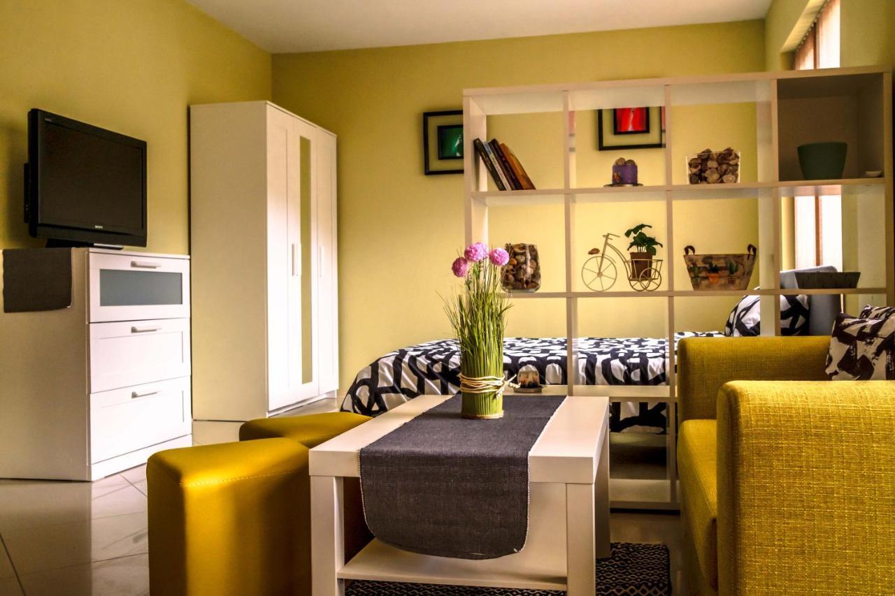 Semiramida Central Studio Varna Exteriör bild